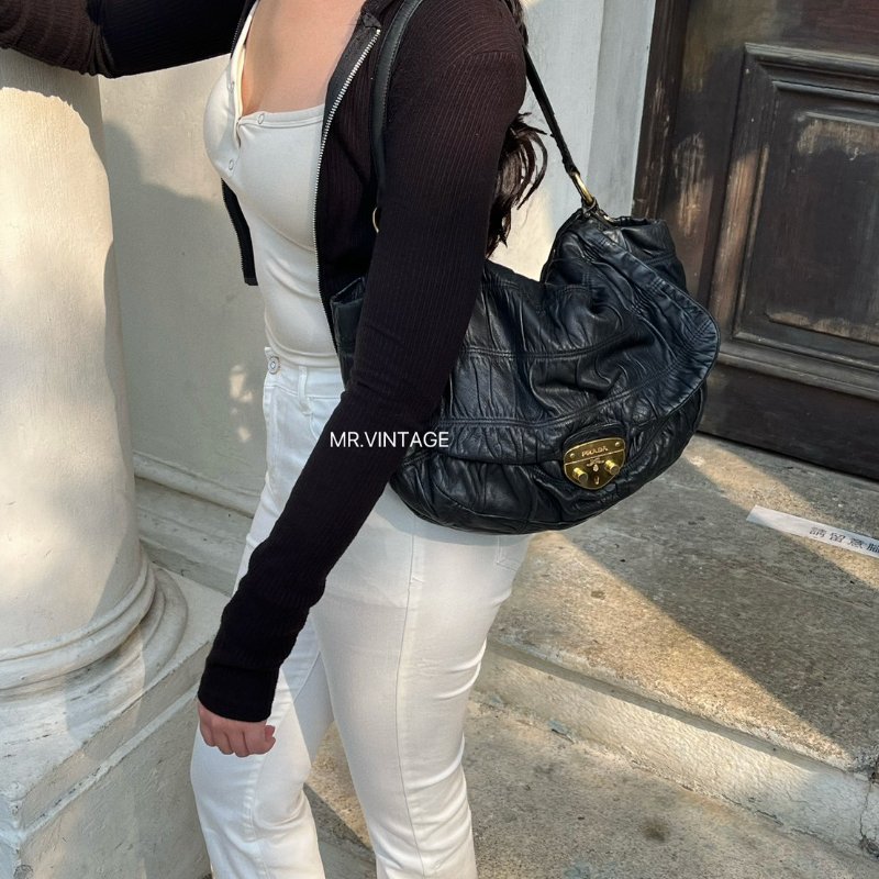 🏷Prada羊皮肩背包-0