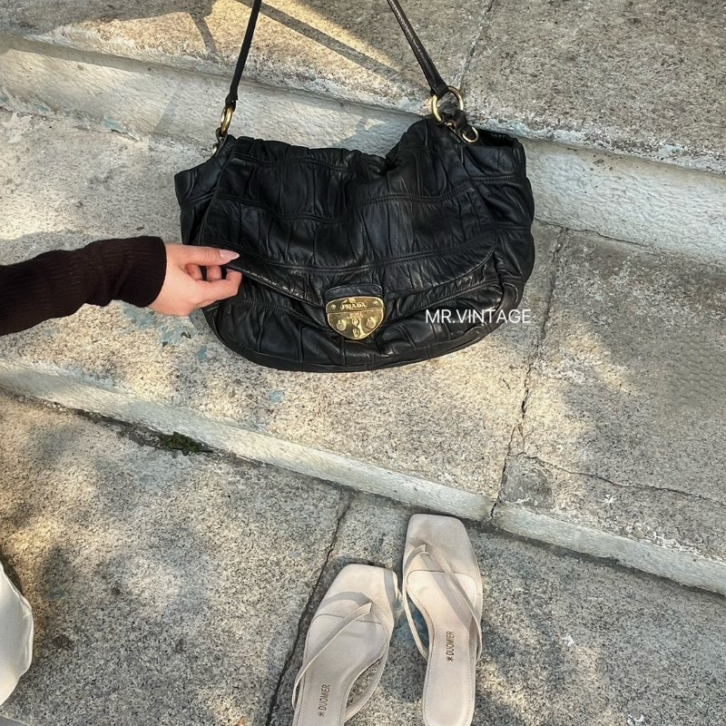 🏷Prada羊皮肩背包-2