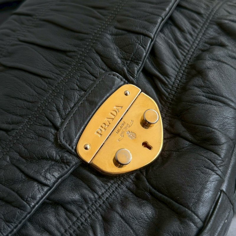 🏷Prada羊皮肩背包-6