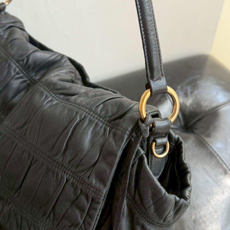 🏷Prada羊皮肩背包-11