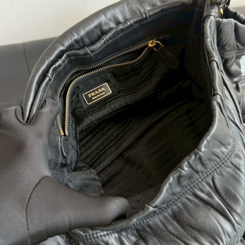 🏷Prada羊皮肩背包-12