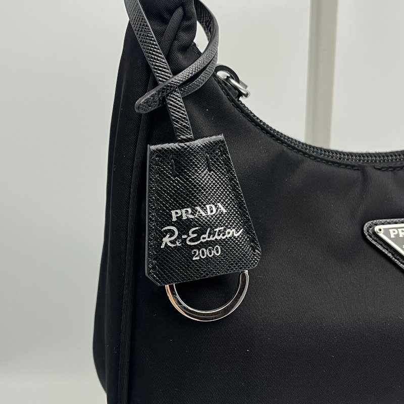 🏷Prada hobo2000-2