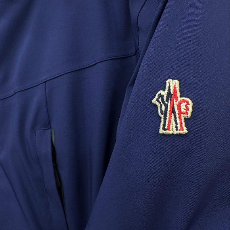 Moncler 滑雪系列 羽絨外套 4碼 近全新-2