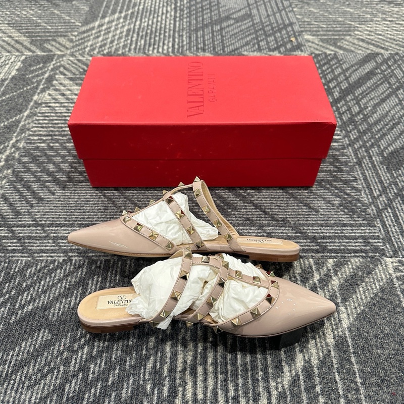 全新Valentino華倫天奴Rockstud漆皮穆勒平底鉚釘包頭拖鞋裸粉色 36.5碼-4