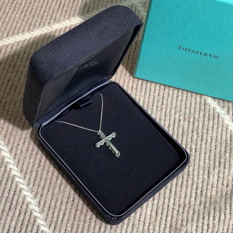 Tiffany十字架大號白金滿鑽項鍊-1