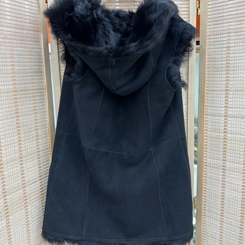 LV / Louis Vuitton路易威登羊皮毛一體兩面穿皮草連帽馬甲 36碼-3