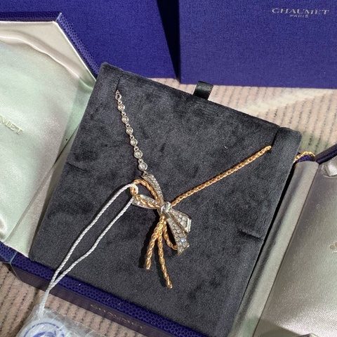 Chaumet尚美insolence滿鑽蝴蝶結項鍊 2018購入，上身非常大氣