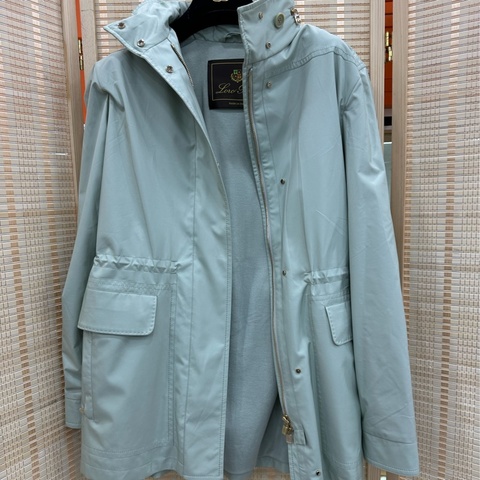 loro piana 連帽外套，非常舒適 38碼