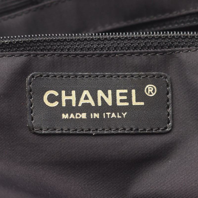 香奈兒新款旅行系列 MM 手提包，皮革尼龍帆布材質，女士黑色-3