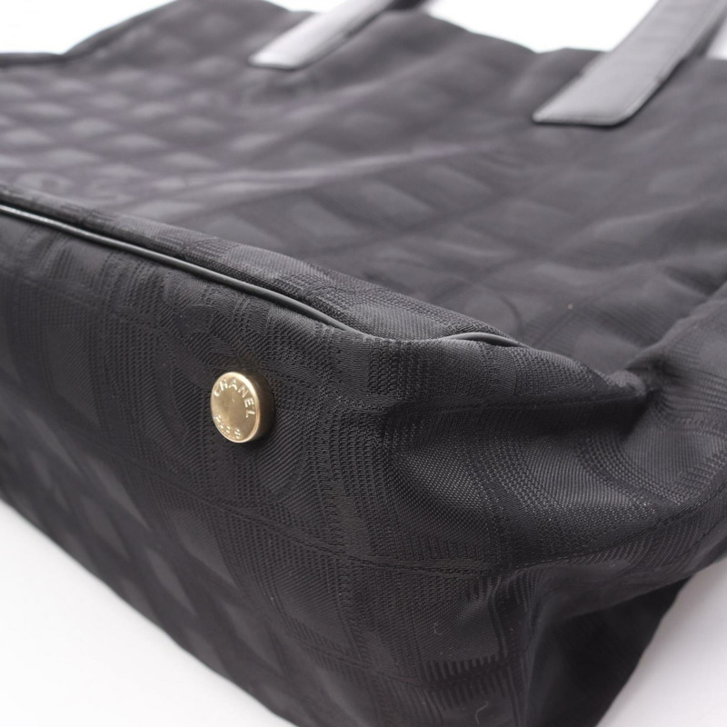 香奈兒新款旅行系列 MM 手提包，皮革尼龍帆布材質，女士黑色-7