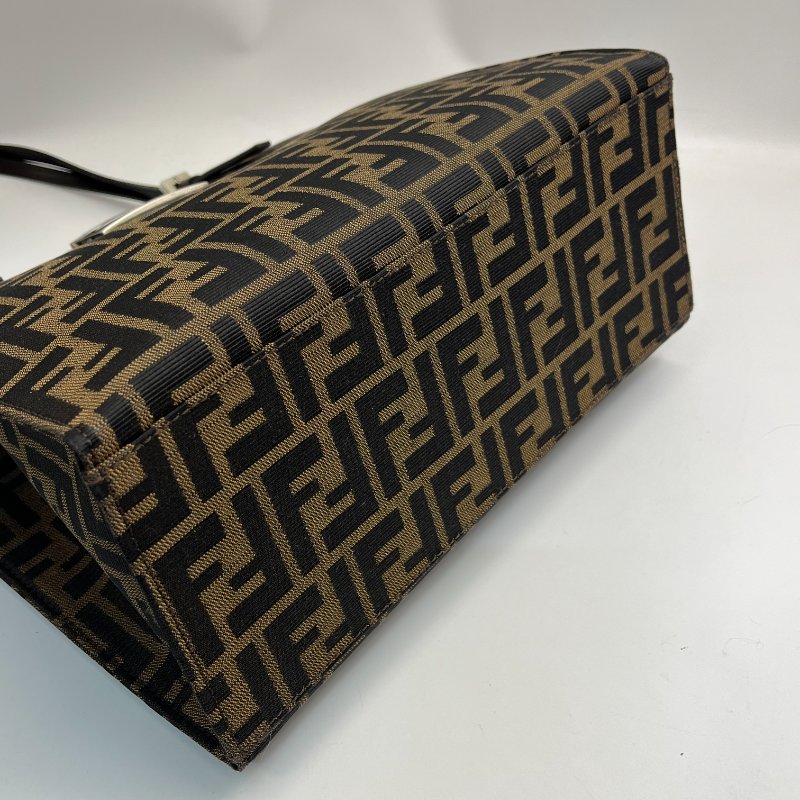 🏷Fendi老花托特包-9