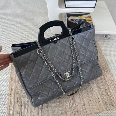 Chanel 壓克力衣架包 大象灰油臘牛皮 大號 ｜在台現貨秒發