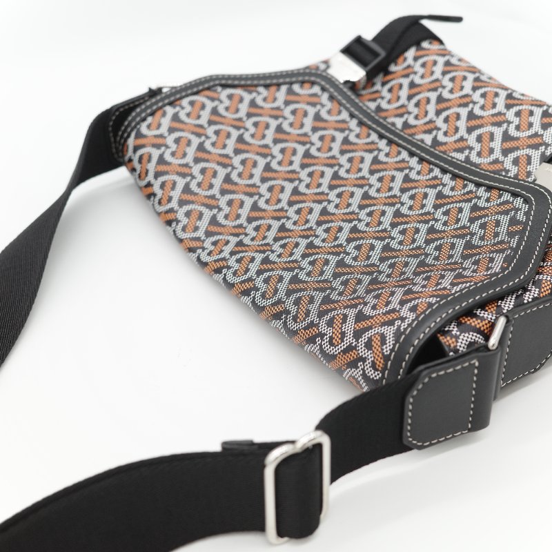 Burberry 巴寶莉 TB Print 經典印花 帆布 小牛皮 斜背 郵差包-10