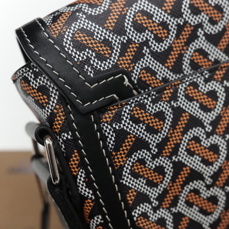 Burberry 巴寶莉 TB Print 經典印花 帆布 小牛皮 斜背 郵差包-17