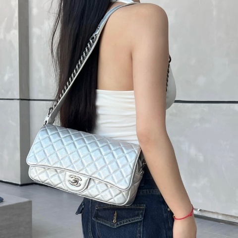 Chanel香奈 easy flag CF郵差法棍包 太空銀 荔枝牛皮小機場 約26*15*8