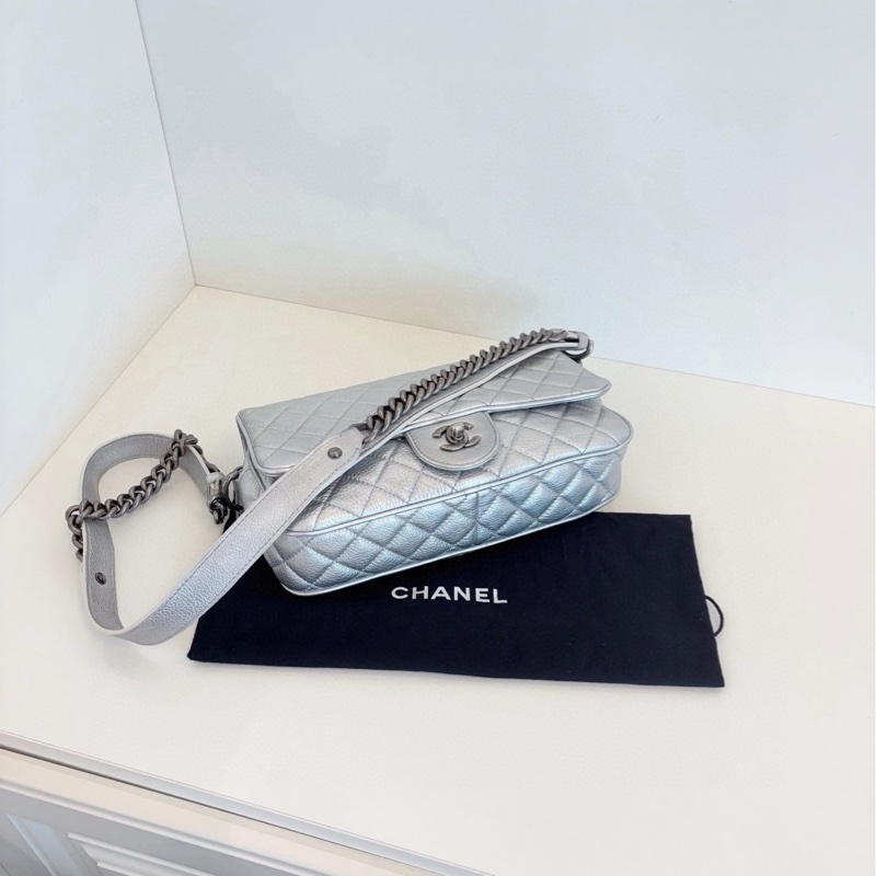 Chanel香奈 easy flag CF郵差法棍包 太空銀 荔枝牛皮小機場 約26*15*8-5