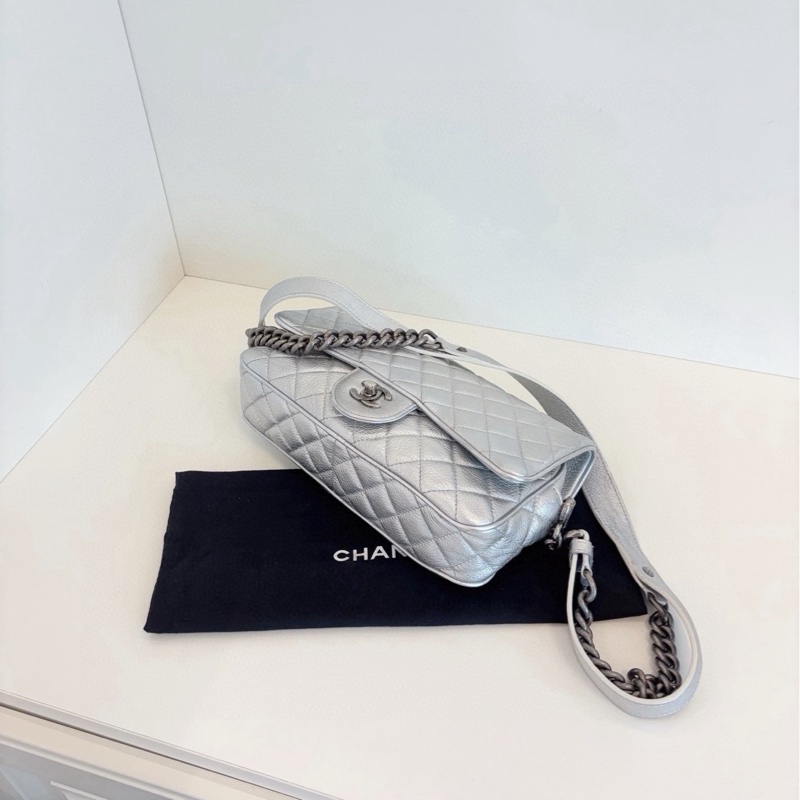 Chanel香奈 easy flag CF郵差法棍包 太空銀 荔枝牛皮小機場 約26*15*8-6