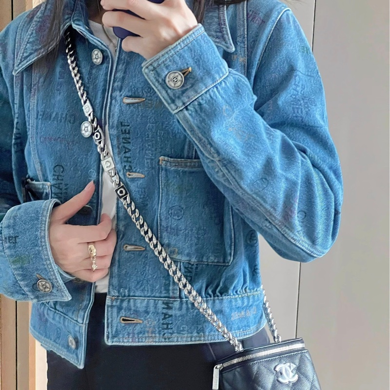 Chanel 2022年款滿Logo牛仔外套-3