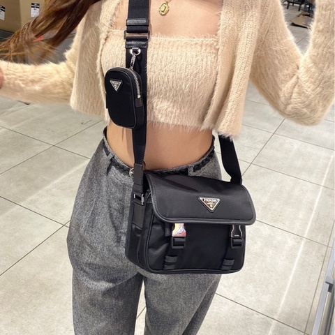 Prada 普拉達 三合一郵差包 小號 約22*16*9 自重輕便 搭配寬肩帶