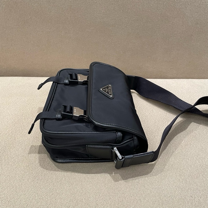 Prada 普拉達 三合一郵差包 小號 約22*16*9 自重輕便 搭配寬肩帶-5