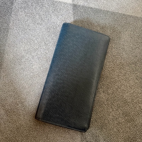 Lv牛皮防刮對開長夾