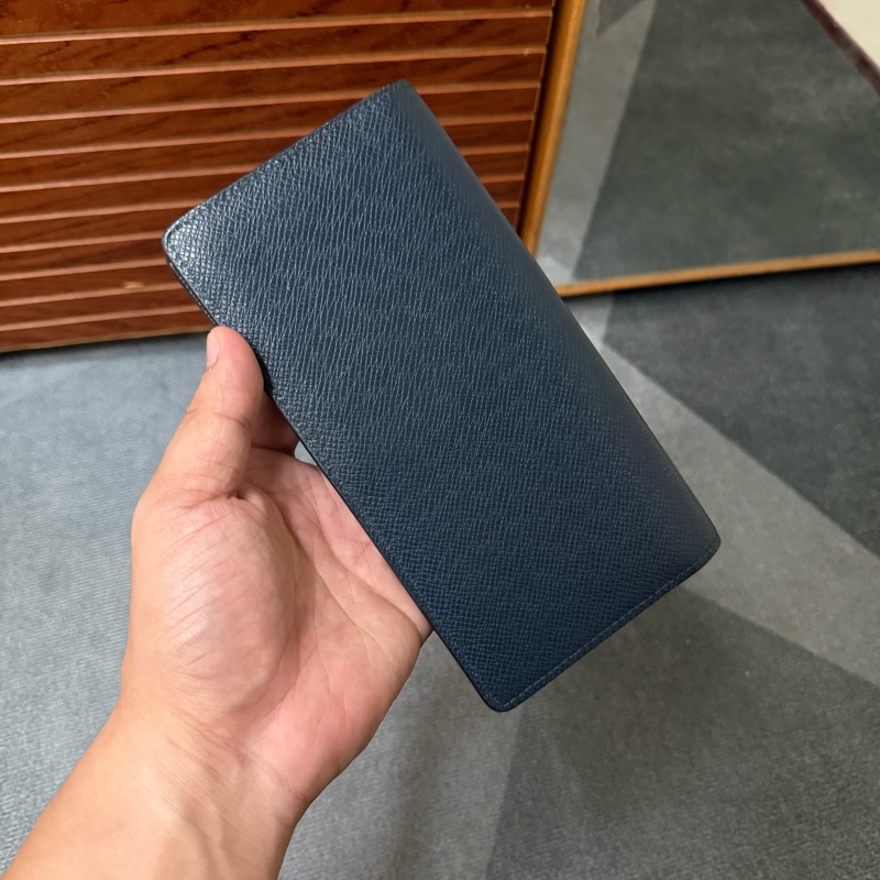 Lv牛皮防刮對開長夾-1