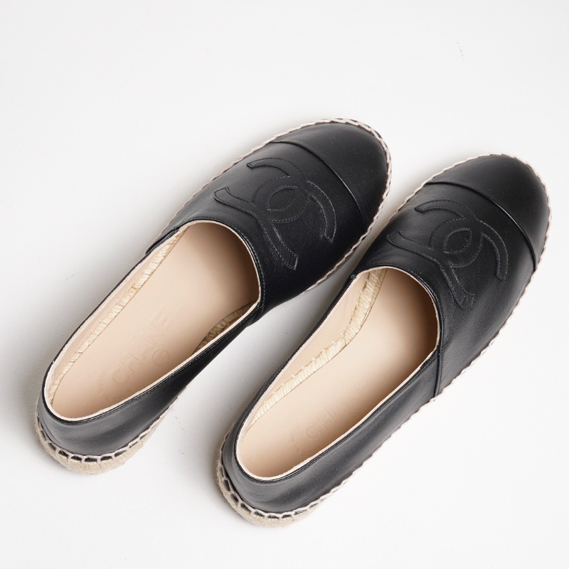 CHANEL 黑色平底草織鞋-8