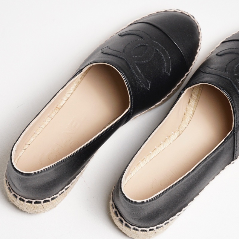 CHANEL 黑色平底草織鞋-9