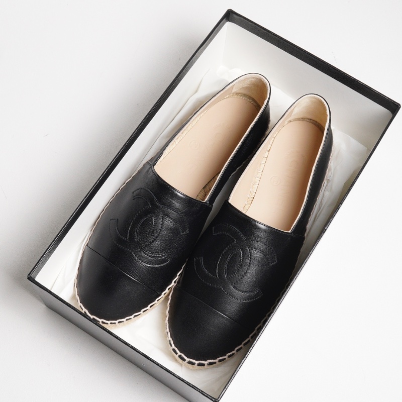 CHANEL 黑色平底草織鞋-11