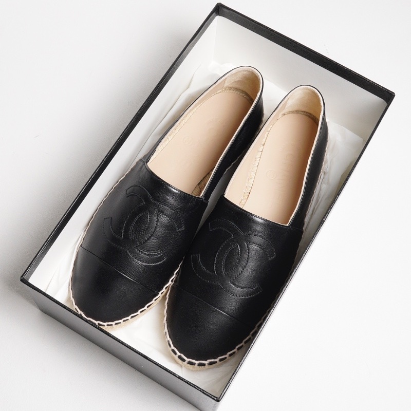 CHANEL 黑色平底草織鞋-12