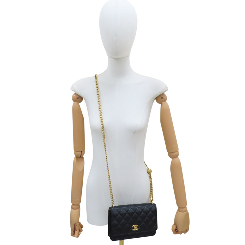 黑色 羊皮 WOC 山茶花調節扣 鍊帶 肩背包【CHANEL 香奈兒】 AP3297-8