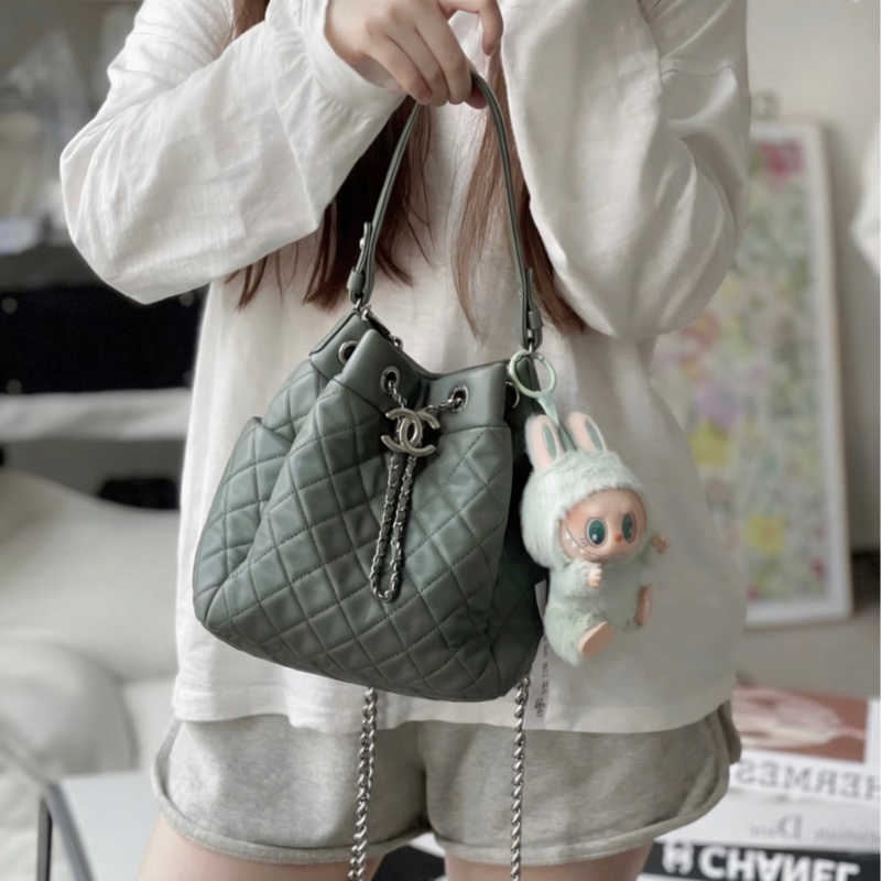 Chanel香奈兒 抹茶綠菱格銀扣2way抽繩水桶包 尺寸約20*22*14 可拎可背-0