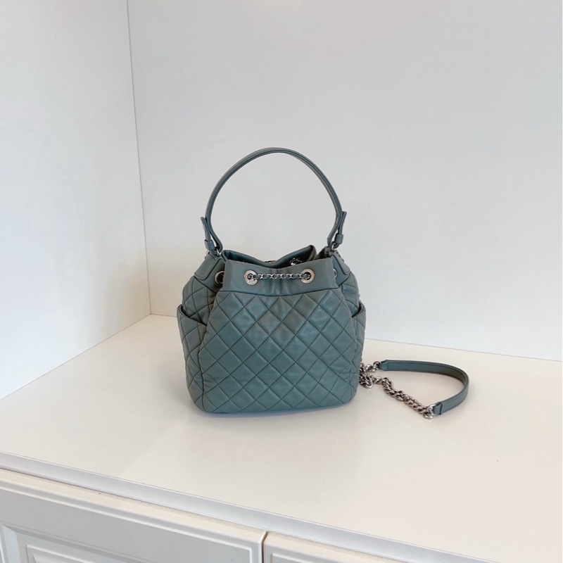 Chanel香奈兒 抹茶綠菱格銀扣2way抽繩水桶包 尺寸約20*22*14 可拎可背-3