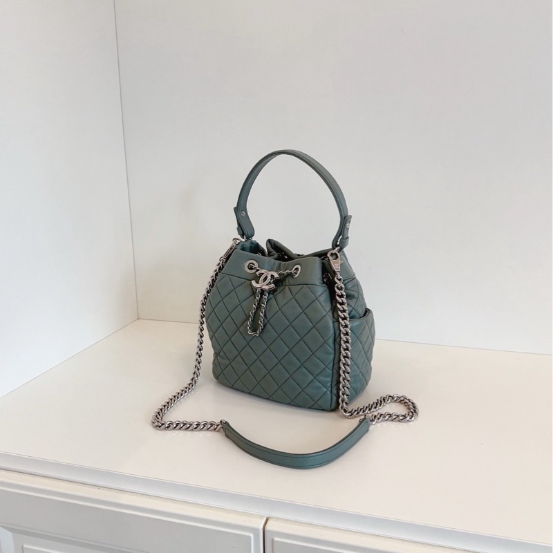 Chanel香奈兒 抹茶綠菱格銀扣2way抽繩水桶包 尺寸約20*22*14 可拎可背-7
