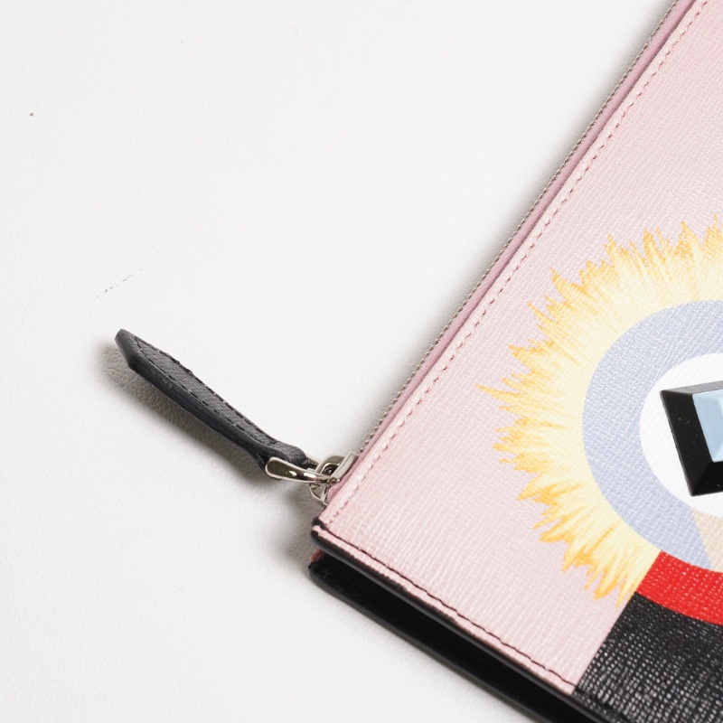 FENDI 限量版粉紅色皮革怪獸拉鍊手拿包-4