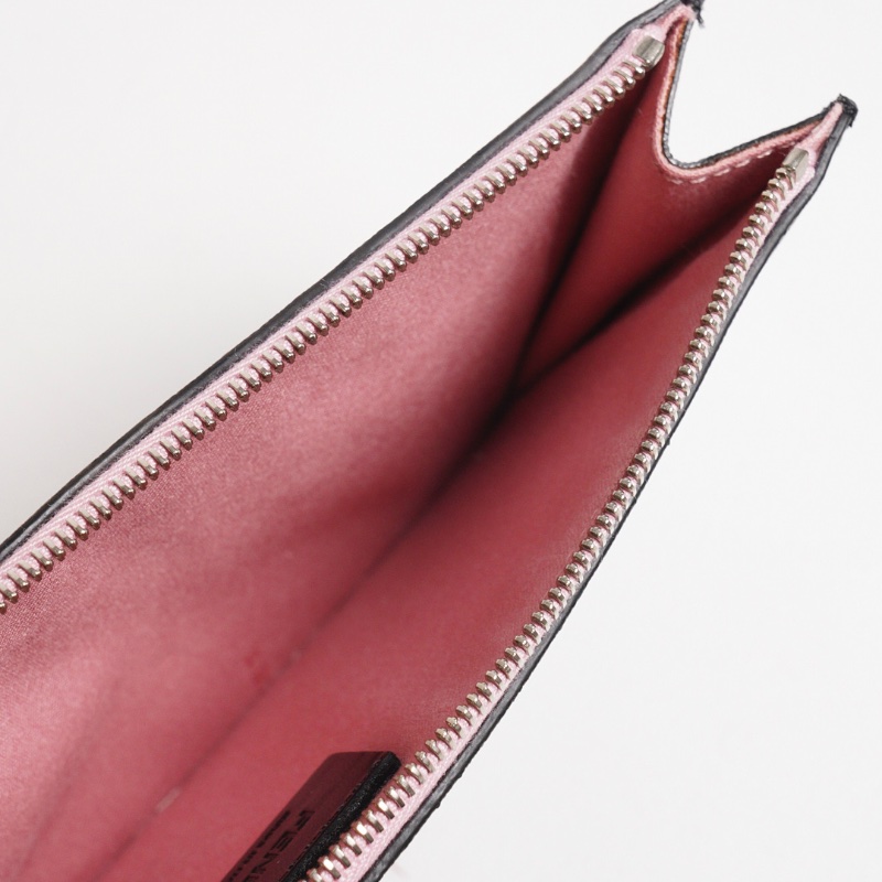 FENDI 限量版粉紅色皮革怪獸拉鍊手拿包-6