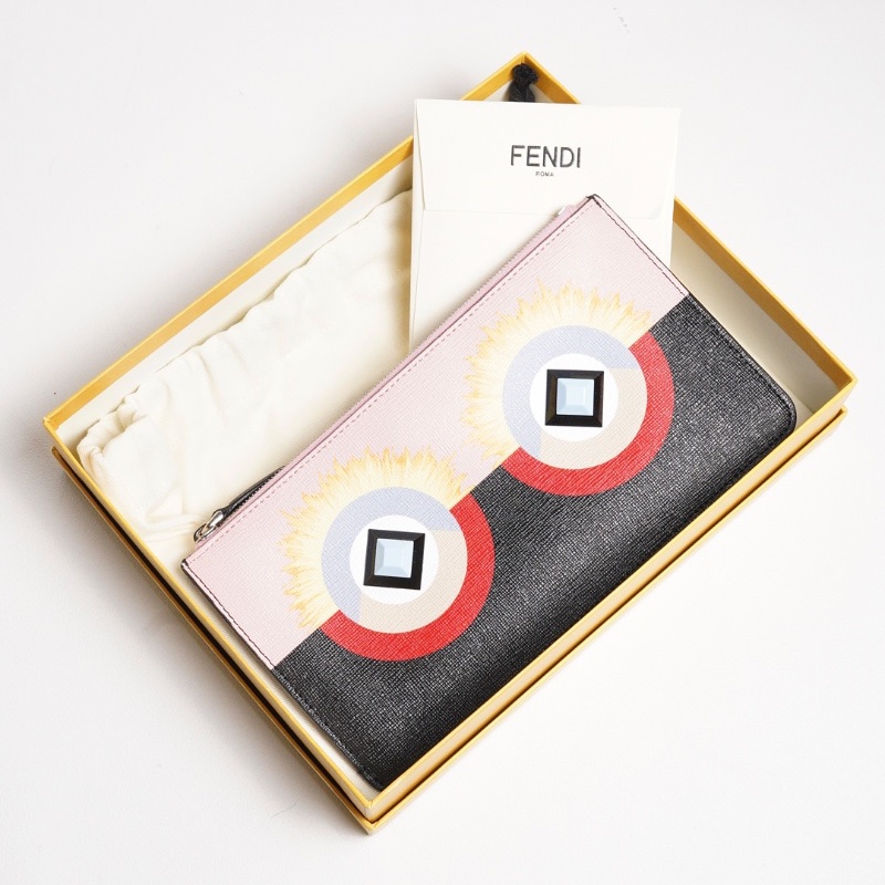 FENDI 限量版粉紅色皮革怪獸拉鍊手拿包-10