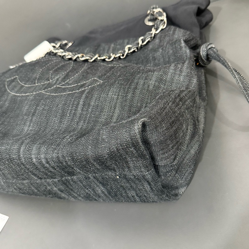 Chanel香奈兒 黑色牛仔抽繩 燒賣托特tote 13開有卡。-4