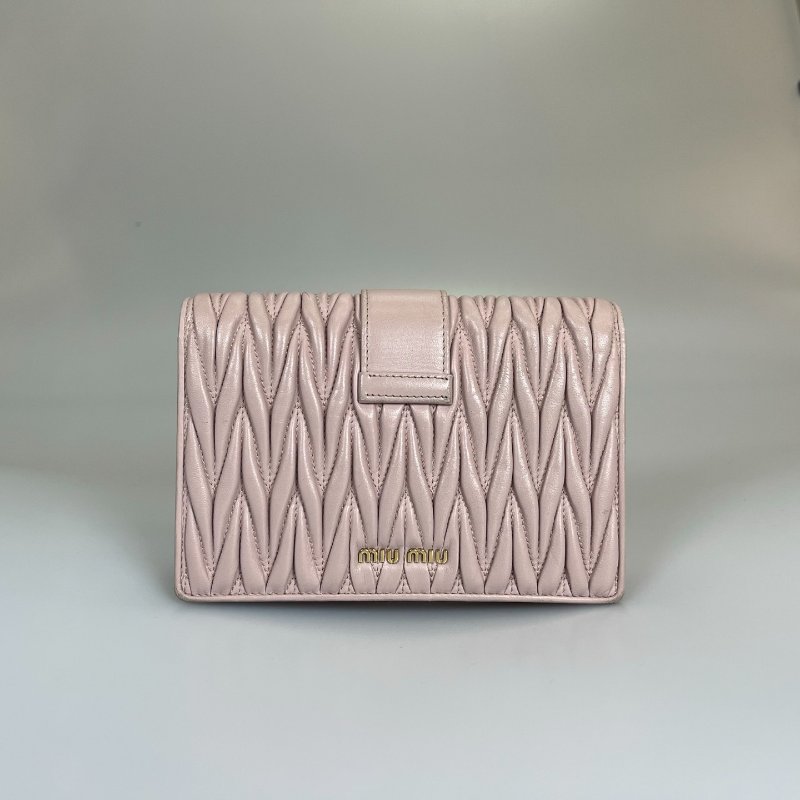 MIUMIU 粉花卉水鑽包-1