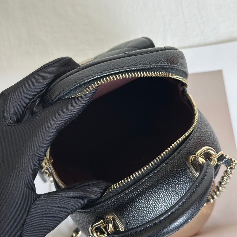 CHANEL 粒面牛皮迷你後背包 - 黑金-5