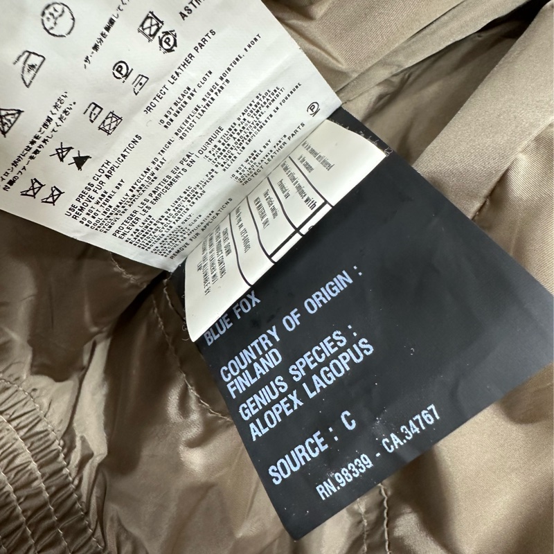 Prada銀灰色毛領 羽絨服-4