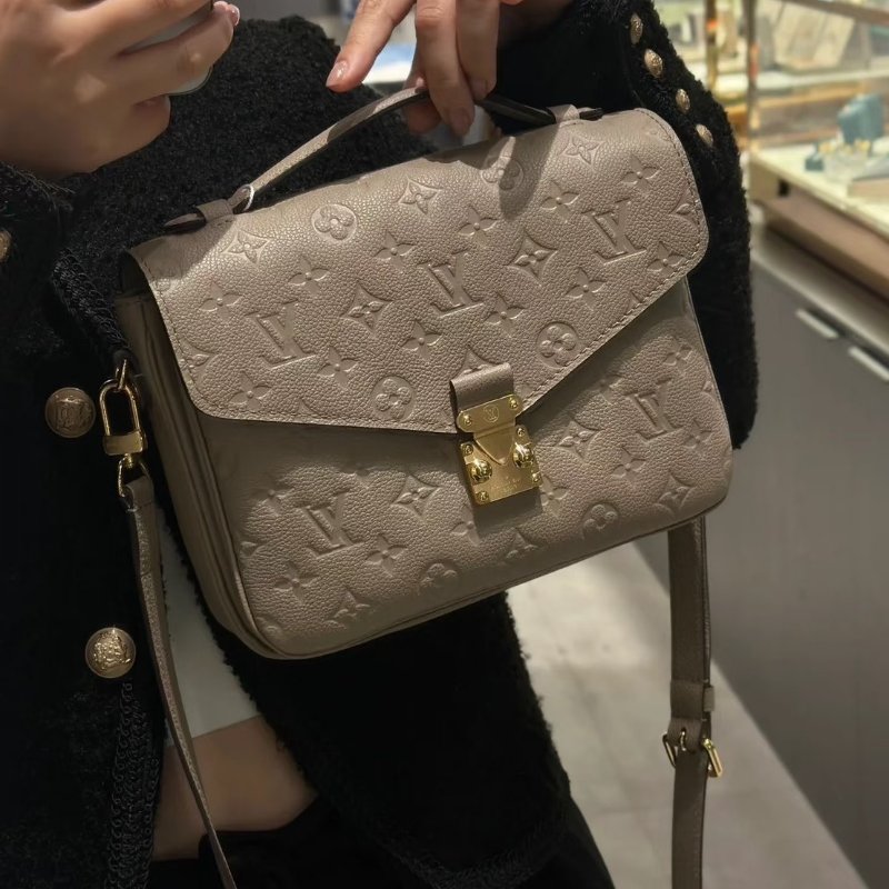 LOUIS VUITTON Pochette Metis郵差包 - 米-21
