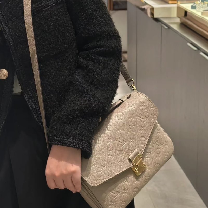 LOUIS VUITTON Pochette Metis郵差包 - 米-22