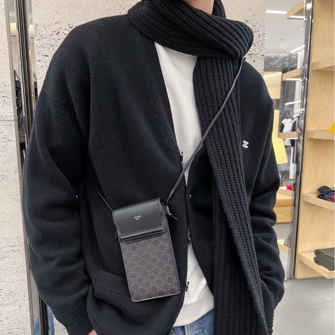 CELINE 老花 翻蓋 手機包 斜背包 黑