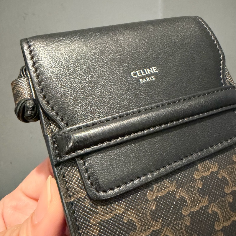 CELINE 老花 翻蓋 手機包 斜背包 黑-5