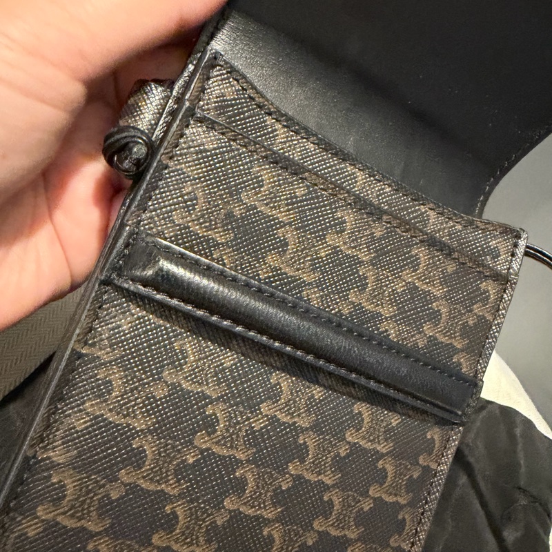 CELINE 老花 翻蓋 手機包 斜背包 黑-11