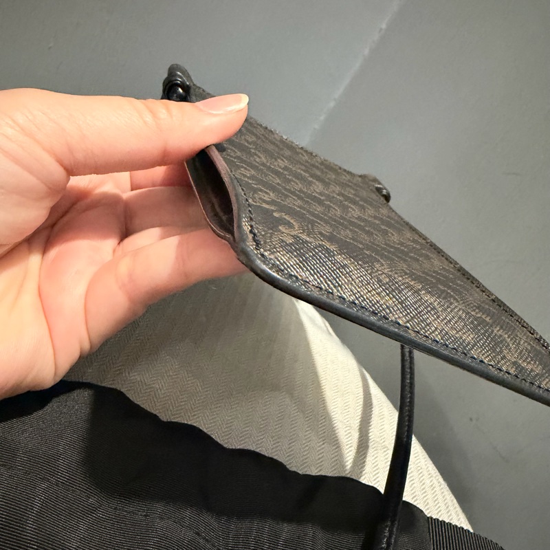 CELINE 老花 翻蓋 手機包 斜背包 黑-22