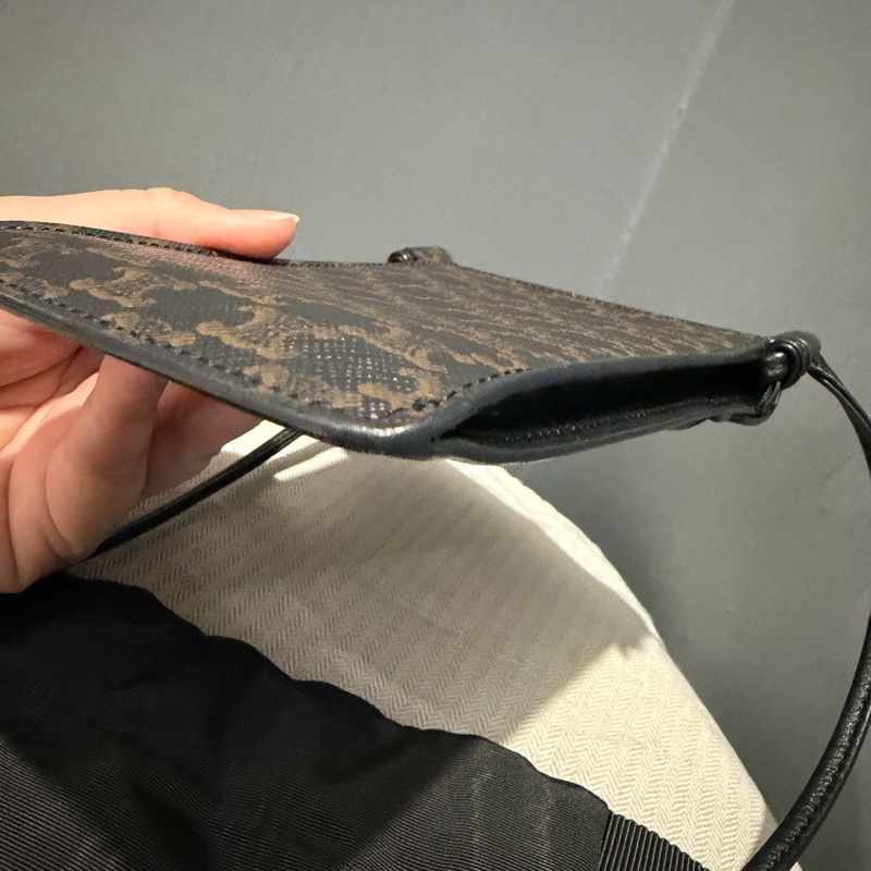 CELINE 老花 翻蓋 手機包 斜背包 黑-23