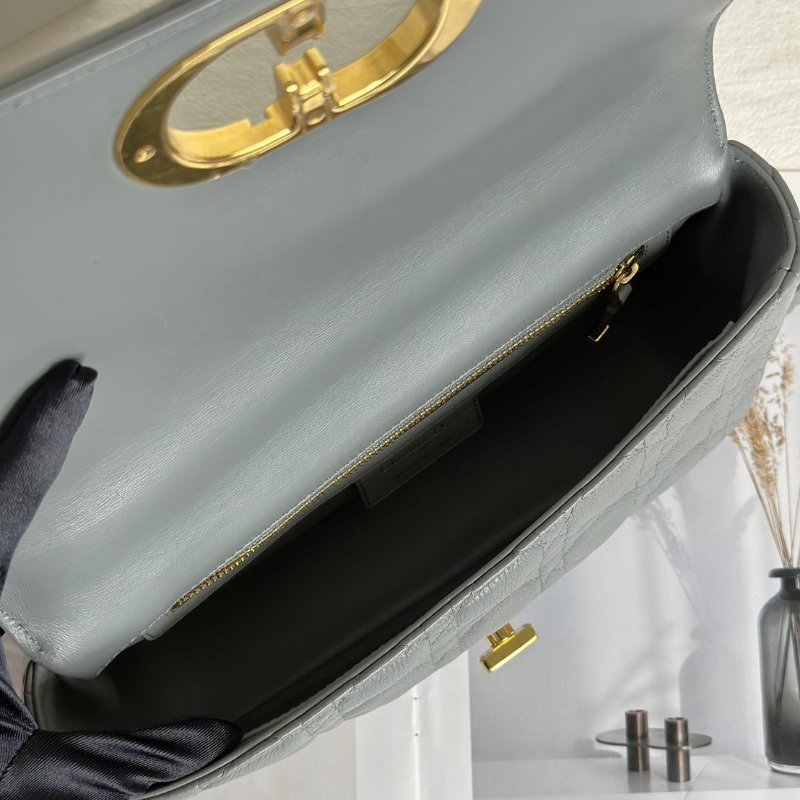 DIOR Caro藤格紋斜背包 - 中號灰金-7