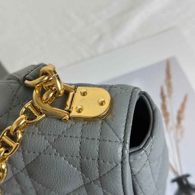 DIOR Caro藤格紋斜背包 - 中號灰金-9